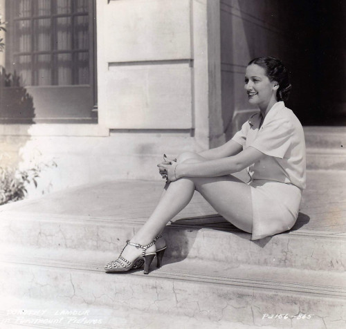 Dorothy Lamour - Sitting on Stairs Photo Print (8 x 10) - Item # DAP17266