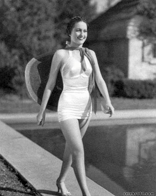 Dorothy Lamour - Walking Poolside Photo Print (8 x 10) - Item # DAP17250