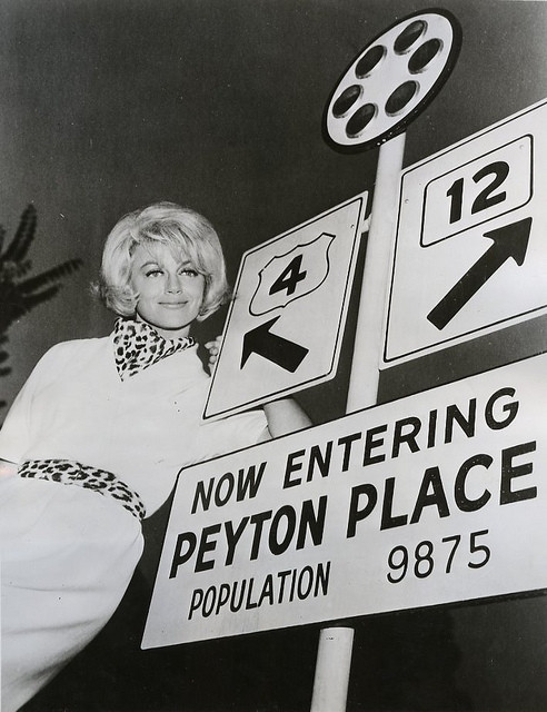 Dorothy Malone - Peyton Place Sign Photo Print (8 x 10) - Item # DAP17337