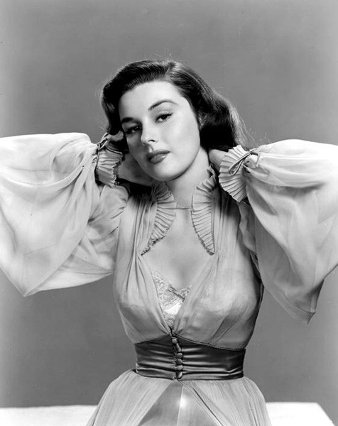 Elaine Stewart - Hands Behind Neck Photo Print (8 x 10) - Item # DAP17548