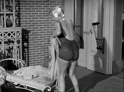 Elizabeth Montgomery - Bewitched Scene Six Photo Print (10 x 8) - Item # DAP17628