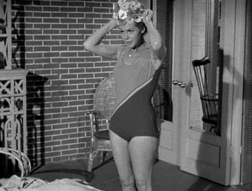 Elizabeth Montgomery - Bewitched Scene Two Photo Print (10 x 8) - Item # DAP17624