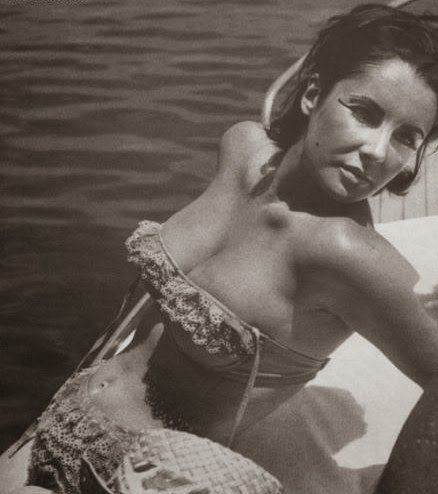 Elizabeth Taylor - Frilly Bathing Suit Photo Print (8 x 10) - Item # DAP17753