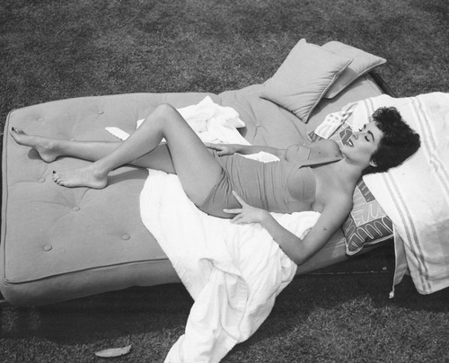 Elizabeth Taylor - Laying on Lounger Photo Print (10 x 8) - Item # DAP17701