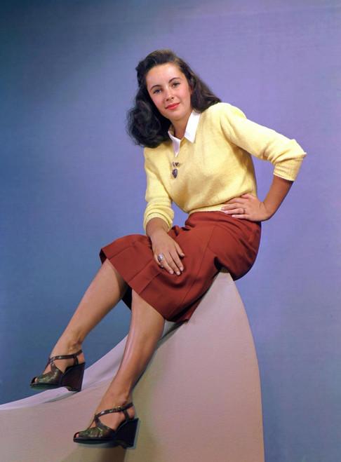 Elizabeth Taylor - Wearing Yellow Sweater and Red Dress Photo Print (8 x 10) - Item # DAP17786