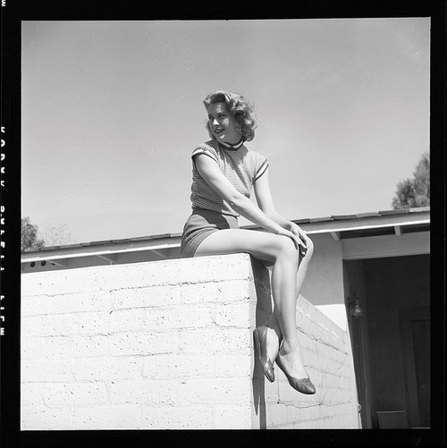 Grace Kelly - Sitting on Wall Photo Print (8 x 10) - Item # DAP18323