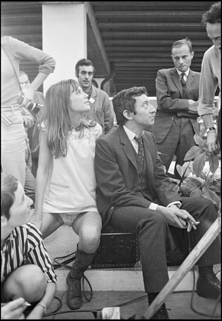 Jane Birkin - Sitting in Group Looking Up Photo Print (8 x 10) - Item # DAP18522