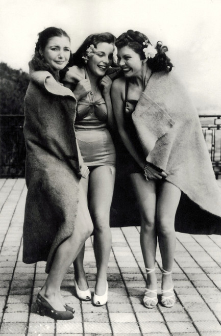 Joan Collins - Towel Photo Print (8 x 10) - Item # DAP18673