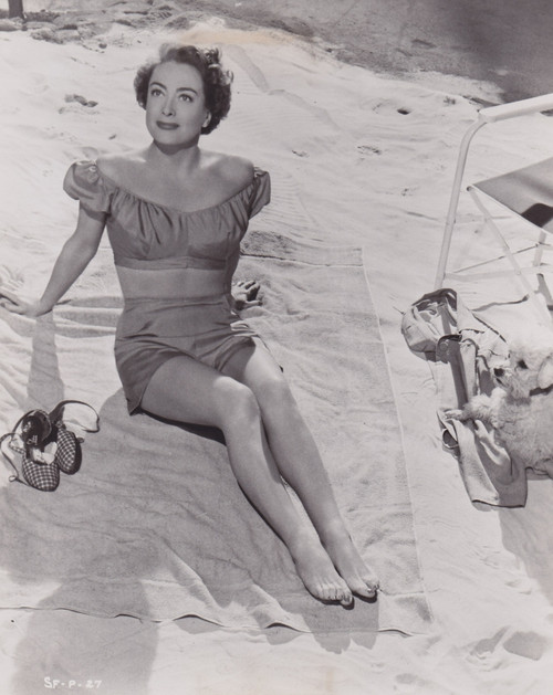 Joan Crawford - Sitting on Beach Towel Photo Print (8 x 10) - Item # DAP18702