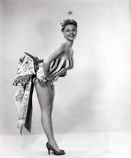 Mitzi Gaynor - Leaning in Bow Dress Photo Print (8 x 10) - Item # DAP18961