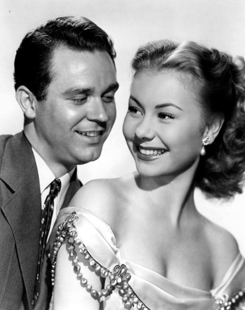 Mitzi Gaynor - Smiling Looking Back Photo Print (8 x 10) - Item # DAP19056