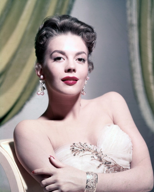 Natalie Wood - Arms Crossed Photo Print (8 x 10) - Item # DAP19960
