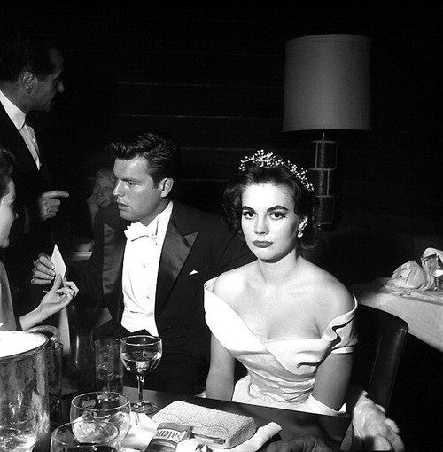 Natalie Wood - Event Table Photo Print (8 x 10) - Item # DAP19786