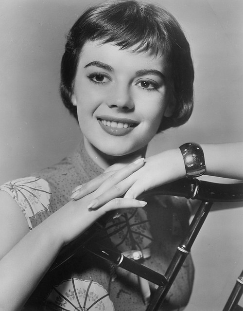 Natalie Wood - Fingers Locked Photo Print (8 x 10) - Item # DAP19721