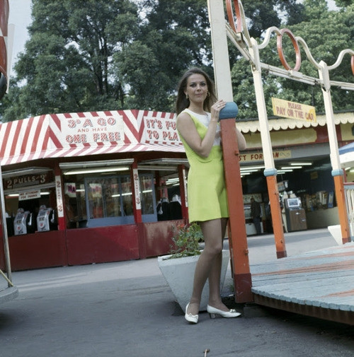 Natalie Wood - Green Mini Dress Photo Print (8 x 10) - Item # DAP19836
