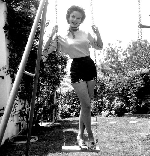 Natalie Wood - Standing on Swing Photo Print (8 x 10) - Item # DAP19764