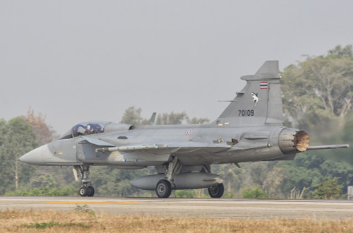 roddel spion Schijnen Royal Thai Air Force Saab Jas-39 Gripen. Poster Print by Giovanni  Colla/Stocktrek Images - Item # VARPSTGCA100881M - Posterazzi