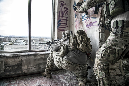 United States Army rangers during a military operation. Poster Print by Oleg Zabielin/Stocktrek Images - Item # VARPSTZAB100562M United States Army rangers during a military operation. Poster Print by Oleg Zabielin/Stocktrek Images - Item # VARPSTZAB100562M