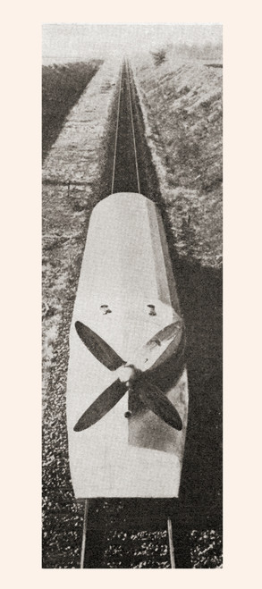 The Schienenzeppelin Or Rail Zeppelin Experimental Railcar Which Resembled A Zeppelin Airship Appearance Designed And Developed German Aircraft Engineer Franz Kruckenberg 1929 From Literary Digest Published 1930 Ken Welsh # VARDPI12280830