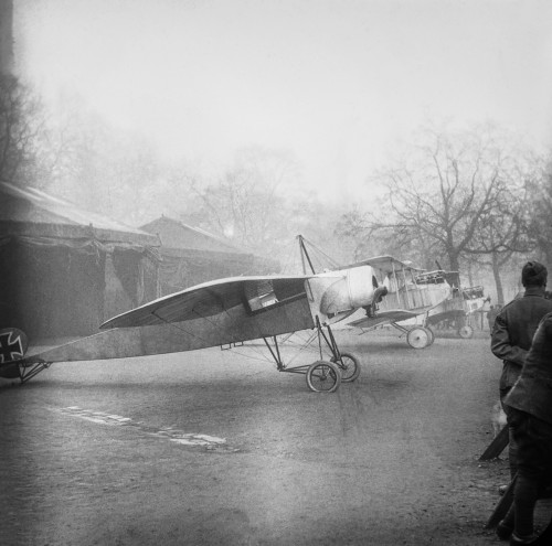 Magic lantern slide WW1 1914-1918 World war one images German Fokker aircaraft single wing and bi plane Display of captured German weapons and artillary at Horse Guards Parade London 3rd November 1915 Poster by John Short - Item # VARDPI12510997