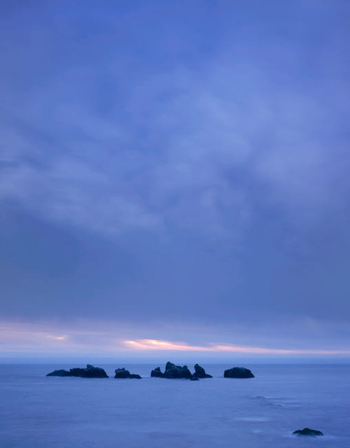 Bandon Beach sea stacks, Bandon, Oregon Poster Print by Alan Majchrowicz (18 x 24) # US38AMA0008