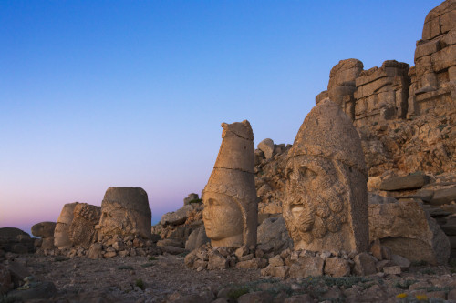 Statue of head at sunrise on the eastside of the mountain, Mt. Nemrut, Turkey Poster Print by Keren Su - Item # VARPDDAS37KSU0157