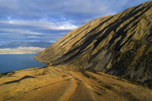 Lake Ohau and Ben Ohau, Mackenzie Country, Canterbury, South Island, New Zealand Poster Print by David Wall - Item # VARPDDAU03DWA0306