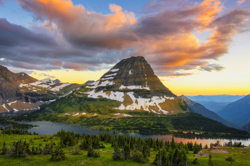 USA, Montana, Glacier National Park. Bear Hat Mountain and Hidden Lake at sunset. Poster Print by Jaynes Gallery - Item # VARPDDUS27BJY0160