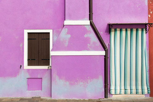 Italy, Burano Weathered house exterior Credit as: Jim Nilsen / Jaynes Gallery Poster Print by Jaynes Gallery (24 x 18) # EU16BJY0433