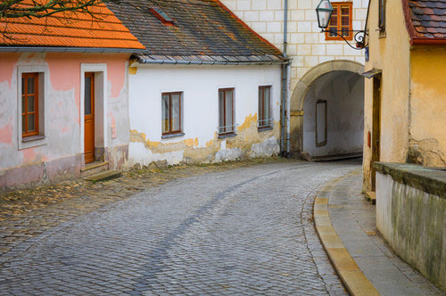 Czech Republic, Telc Town road past houses Credit as: Jim Nilsen / Jaynes Gallery Poster Print by Jaynes Gallery (24 x 18) # EU06BJY0052