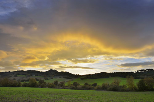 Landscape at Sunset and Stormy Sky, Castiglione d'Orcia, Val d'Orcia, Province of Siena, Tuscany, Italy Poster Print by Raimund Linke (19 x 12)