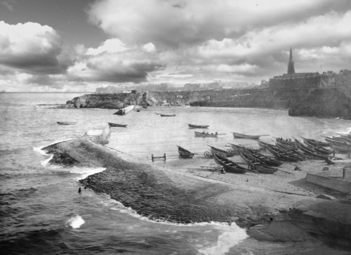 Old photograph circa 1900, Victorian/Edwardian, social history. Cullercoats Bay with coble fishing boats; Cullercoats, Tyne and Wear, England Poster Print by John Short (18 x 13)