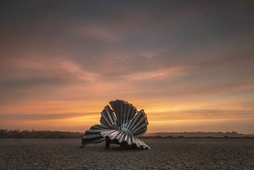 The art installation Clamshell at Aldeburgh in Suffolk at sunset. Poster Print by Loop Images Ltd. (20 x 13)