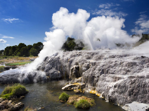 The spectacular geothermal area of Rotorua in New Zealand's North Island. Poster Print by Loop Images Ltd. (17 x 12)