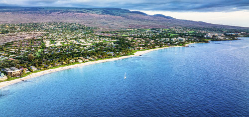 Po'olenalena Beach Park on the island of Maui on a bright sunny day in Hawaii, USA; Maui, Hawaii, United States of America Poster Print by Living Moments Media (31 x 14)