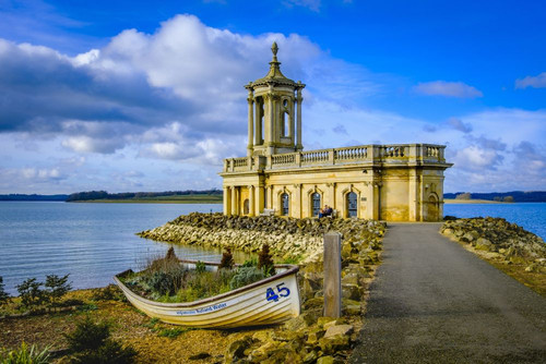Normanton church on the bank of Rutland Water. Poster Print by Loop Images Ltd. (20 x 13)
