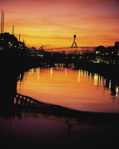 Ha'penny Bridge, River Liffey, Dublin, Ireland Poster Print by The Irish Image Collection (13 x 17)