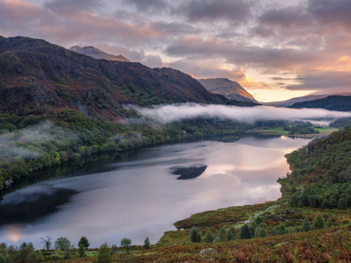 Sunrise over Llyn Dinas lake in Snowdonia. Poster Print by Loop Images Ltd. (18 x 14)