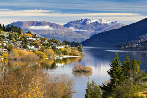 View of beautiful Queenstown in New Zealand. Poster Print by Loop Images Ltd. (17 x 11)