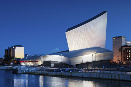 The Imperial War Museum North in Manchester. Poster Print by Loop Images Ltd. (17 x 11)