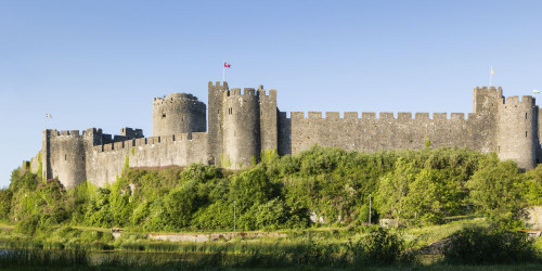 Pembroke Castle. Poster Print by Loop Images Ltd. (20 x 10)