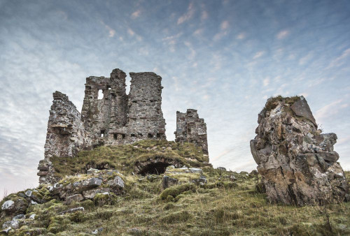 Ardvreck Castle on Loch Assynt. Poster Print by Loop Images Ltd. (17 x 11)