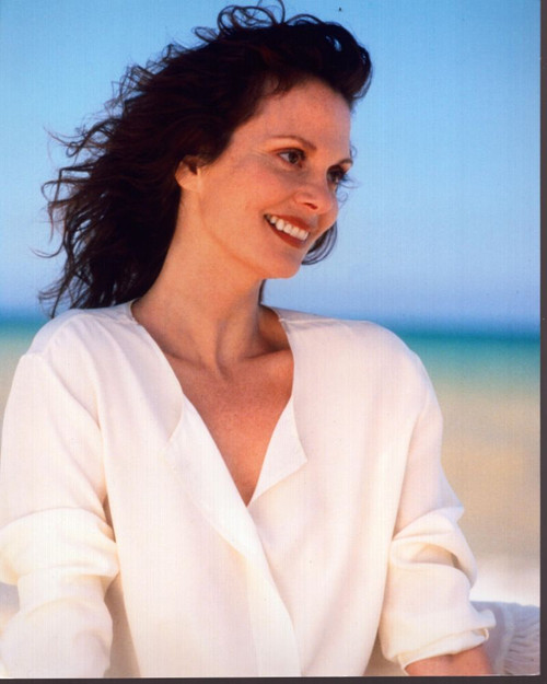 Lesley Ann Warren In White Top On Beach Photo Print (8 x 10)