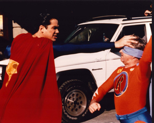 Dean Cain And Leslie Jordan In Lois & Clark: The New Adventures Of Superman Photo Print (8 x 10)