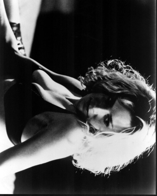 Elisabeth Shue Leaning On One Arm Black And White Photo Print