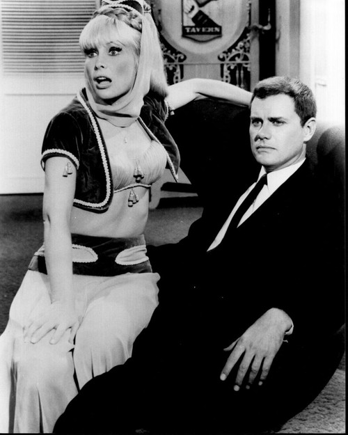 Barbara Eden And Larry Hagman In I Dream Of Jeannie Black And White Photo Print (8 x 10)