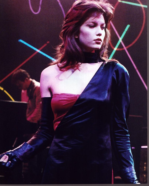 Diane Lane Wearing Red And Black Outfit On Stage In The Big Town Photo Print (8 x 10)