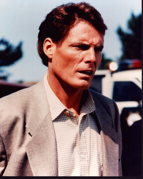 Christopher Reeve Wearing Tan Suit In Village Of The Damned Photo Print (8 x 10)