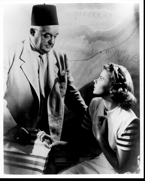 Sydney Greenstreet And Ingrid Bergman In Casablanca Black And White Photo Print (8 x 10)