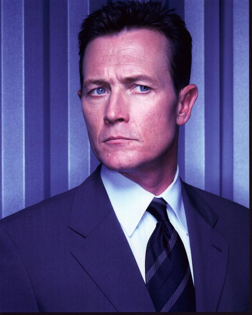 Robert Patrick In Gray Suit With Striped Tie For The X-Files Photo Print
